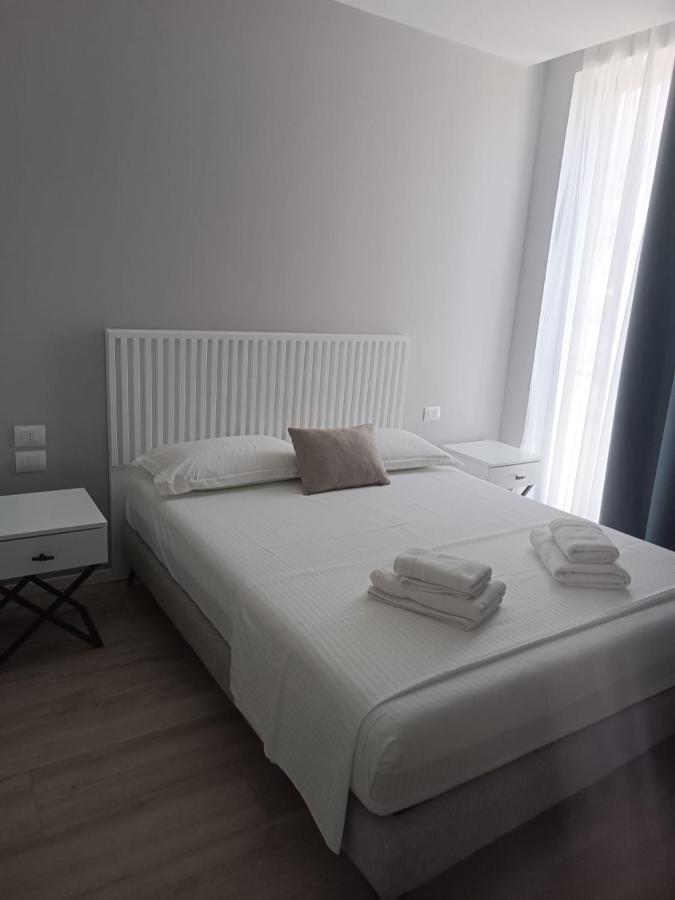 Dukes Albania Hotel Radhime Luaran gambar
