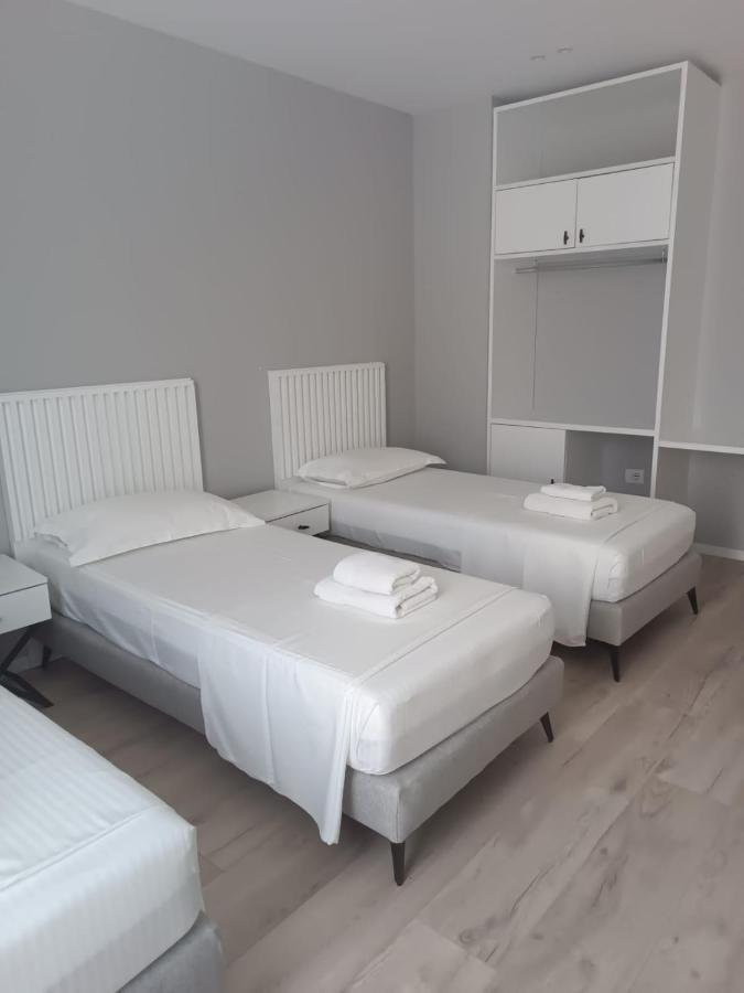 Dukes Albania Hotel Radhime Luaran gambar