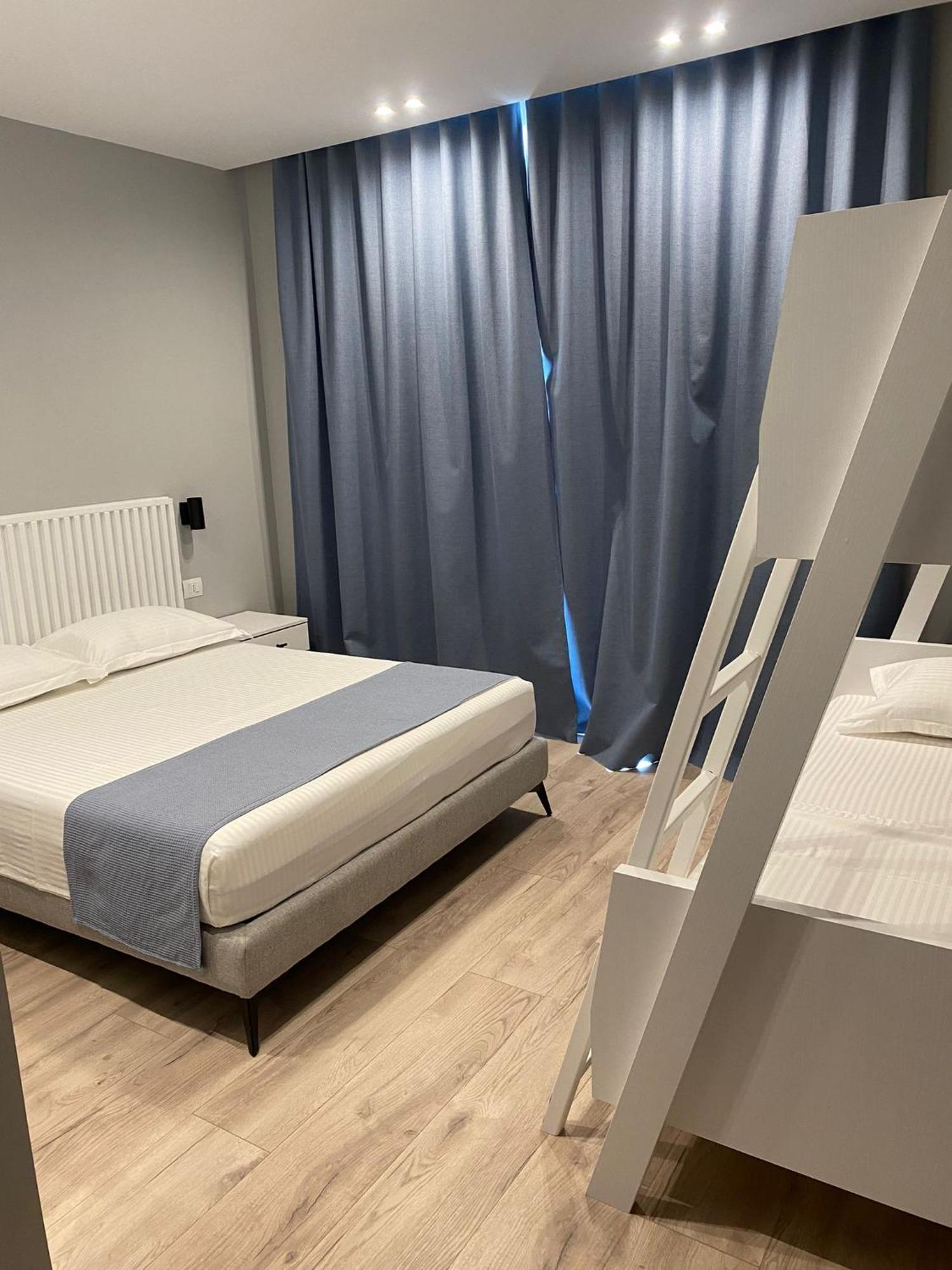 Dukes Albania Hotel Radhime Luaran gambar
