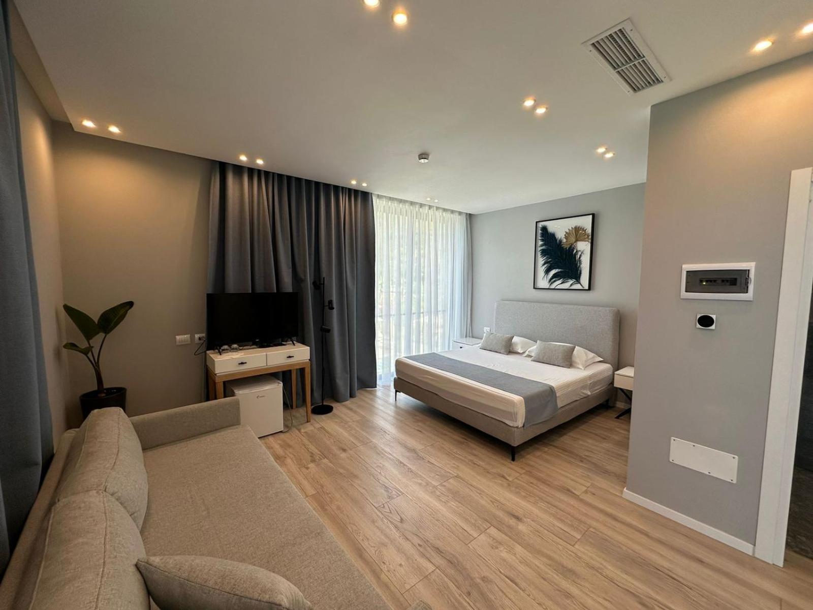 Dukes Albania Hotel Radhime Luaran gambar